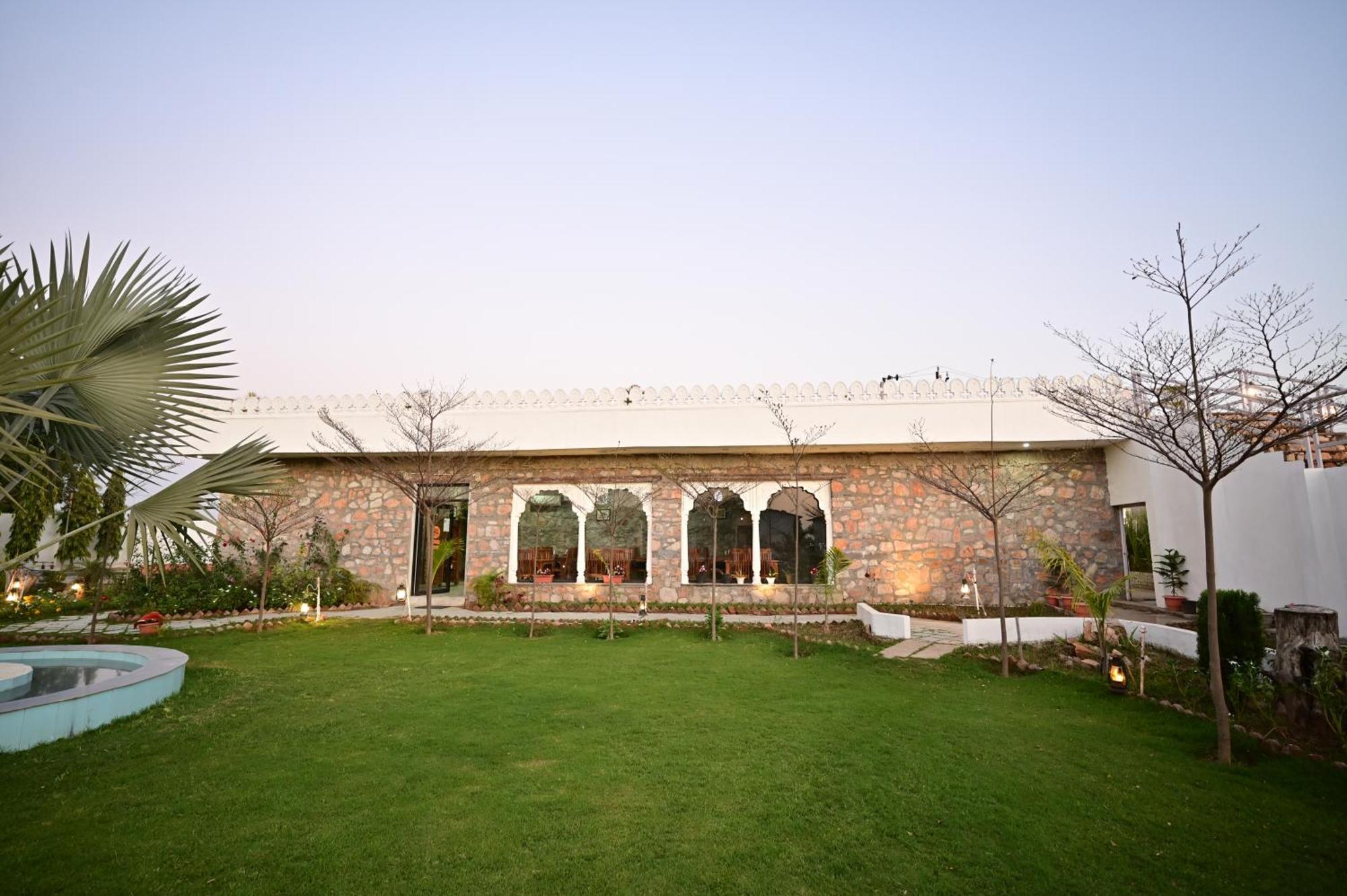 The Castle Crown - Hem Vilas Resort Ranthambhore Савай-Мадхопур Экстерьер фото