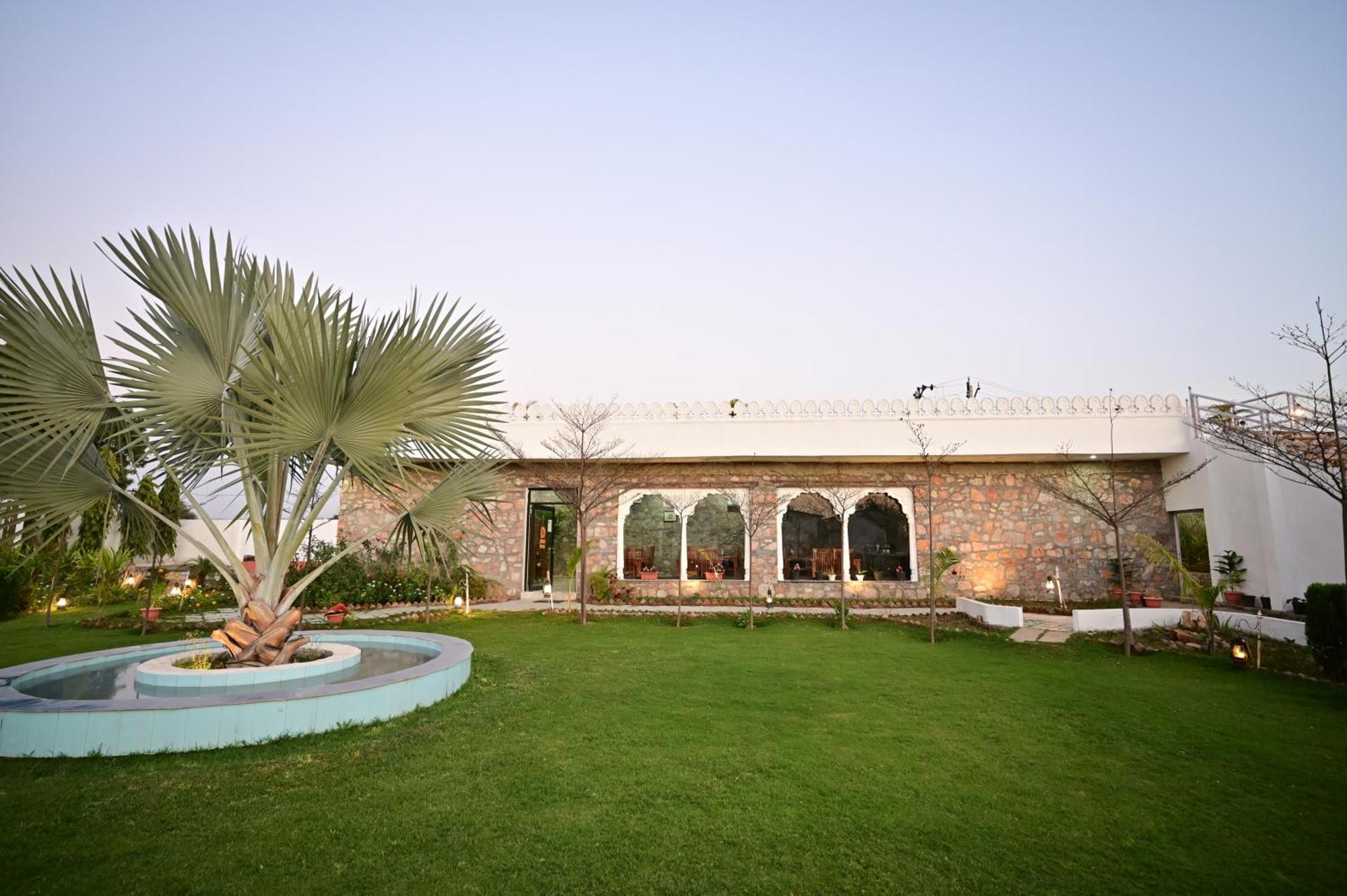 The Castle Crown - Hem Vilas Resort Ranthambhore Савай-Мадхопур Экстерьер фото